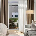 Old Town Penthouse Maisonette Private Rooftop アパート *