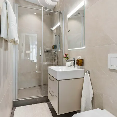 아파트 Old Town Penthouse Maisonette Private Rooftop *