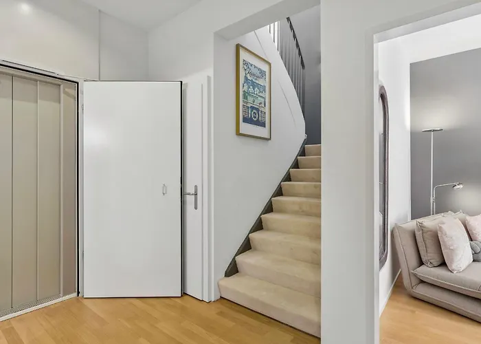 Old Town Penthouse Maisonette Private Rooftop Апартаменти Цюрих